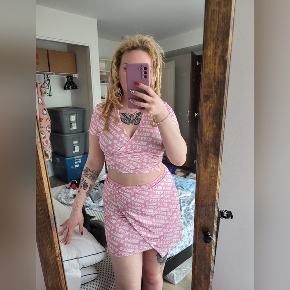 Hello Kitty 2 piece set - Picture 1 of 4